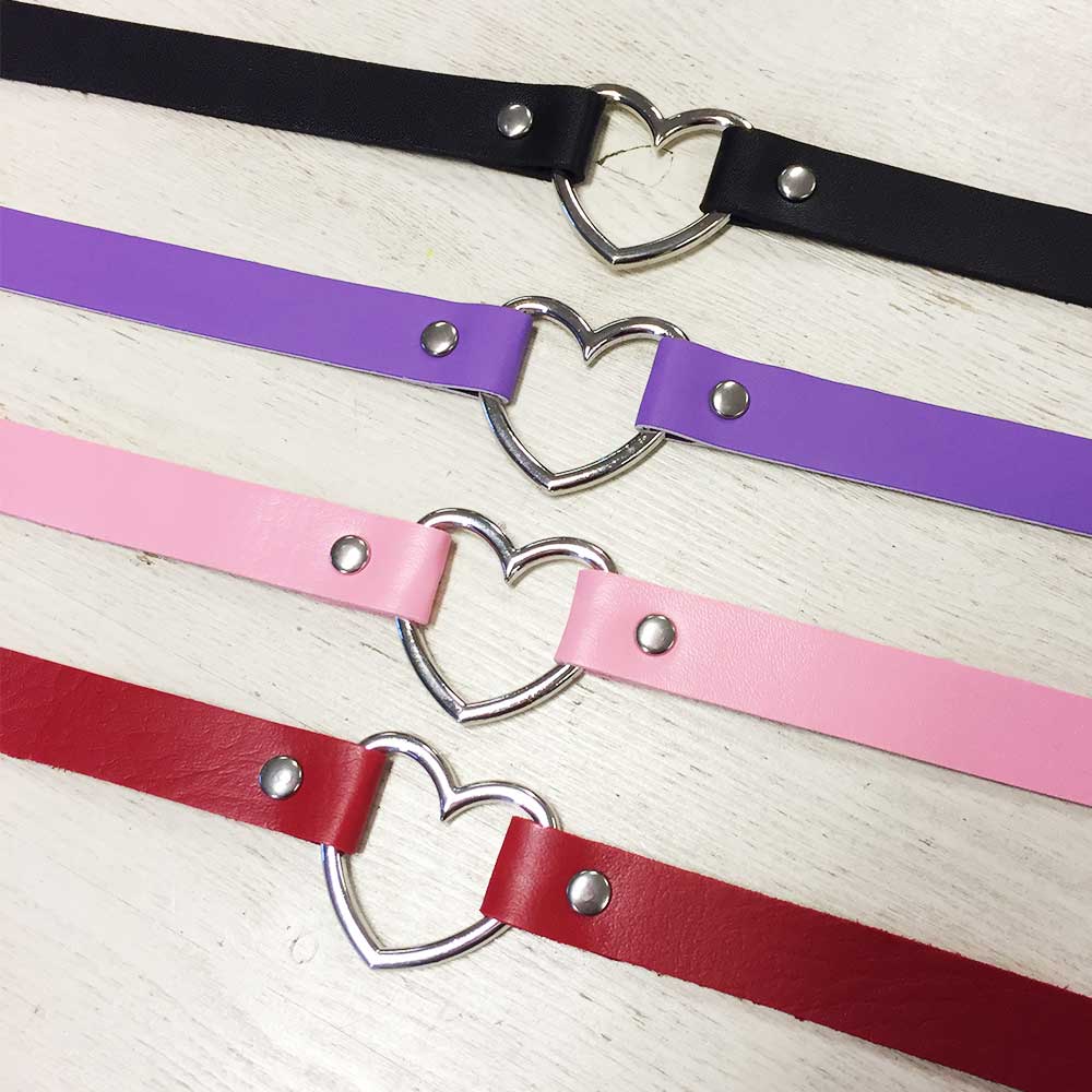 Nep leren heart choker Nep leren heart choker
